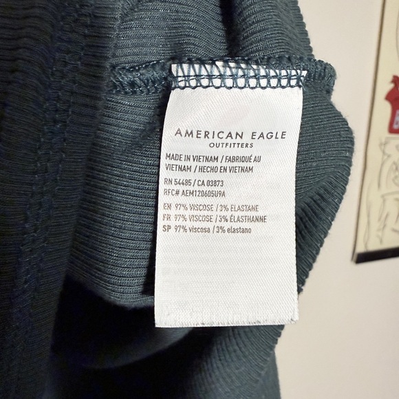 American Eagle Outfitters Soft & Sexy Rib Henley Long Sleeve in Forest Green LG - Picture 4 of 4